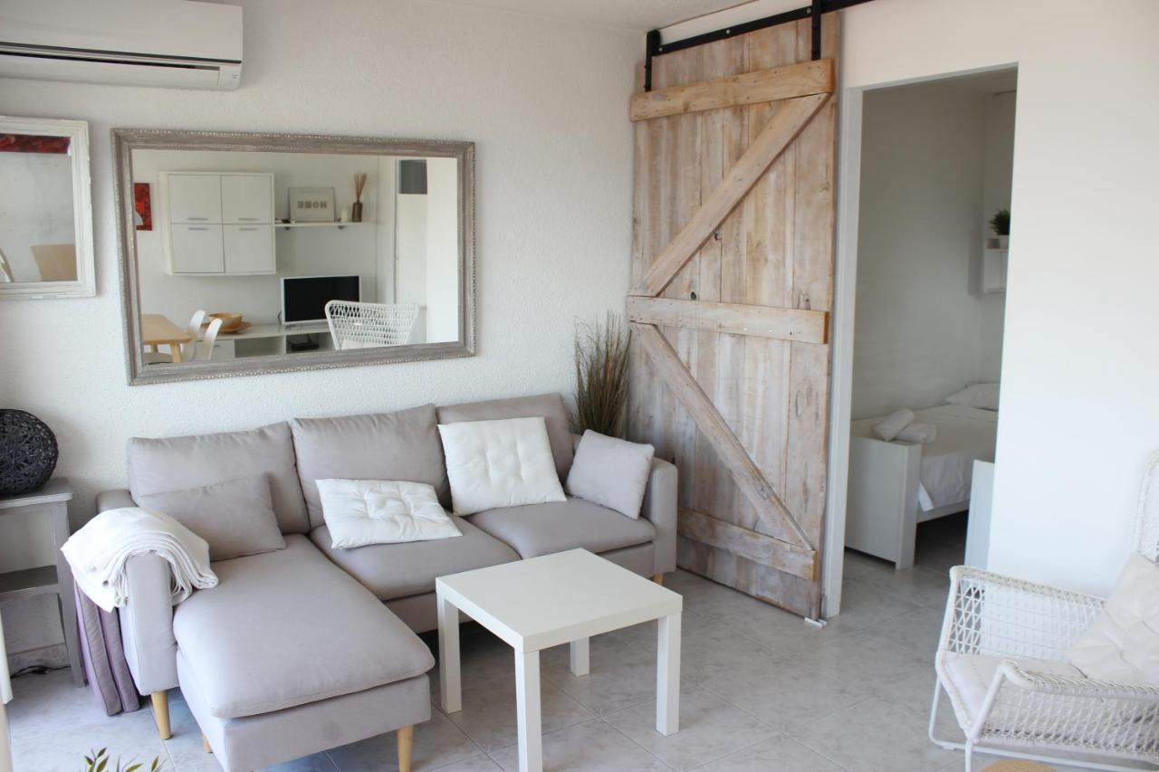 Beautiful Apartment In Front Of Beach, Pool, View Roses Dış mekan fotoğraf