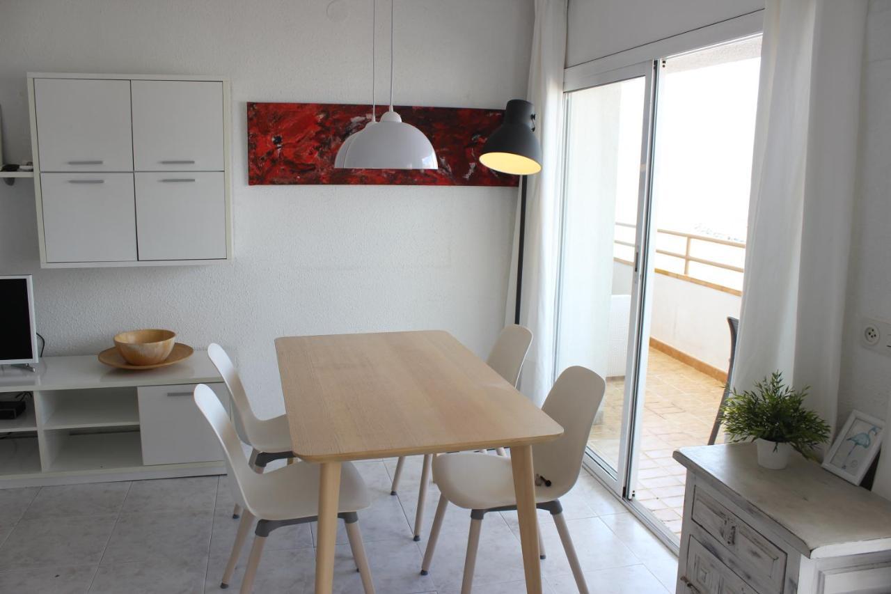 Beautiful Apartment In Front Of Beach, Pool, View Roses Dış mekan fotoğraf