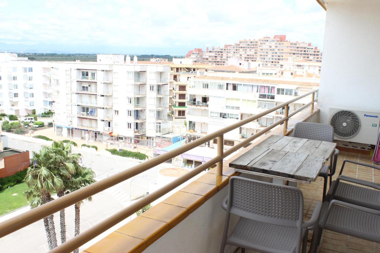 Beautiful Apartment In Front Of Beach, Pool, View Roses Dış mekan fotoğraf